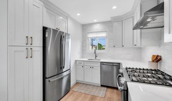 87 Ronald Ave S, Bayville, NJ 08721