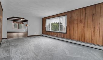 381 Woonsocket Hill Rd, North Smithfield, RI 02896