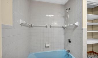 24 Iron Gate Ln, Cromwell, CT 06416