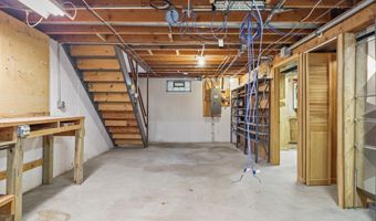 1602 Golden Oak Ln, Madison, WI 53711
