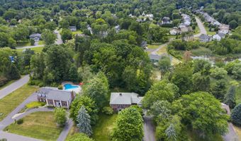 17 Schuyler Hills Rd, Albany, NY 12211
