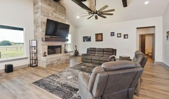 170 Rolling Hills Blvd, Alvord, TX 76225