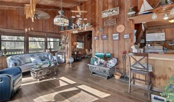 55512 FRONT St, Astor, FL 32102