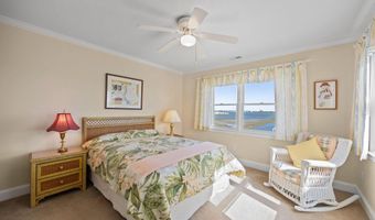 1711 E Fort Macon Rd, Atlantic Beach, NC 28512