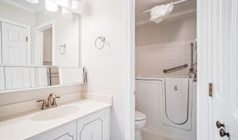 7492 COVENT WOOD Ct, Annandale, VA 22003