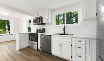 368 N Oakwood Dr, Albion, IN 46701