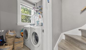 15 New Ln, Cromwell, CT 06416