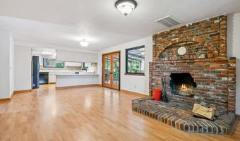 1015 Oneida Cir, Ashland, OR 97520
