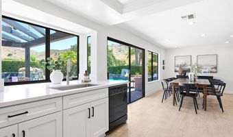 27833 Via Amistosa, Agoura Hills, CA 91301