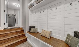 24168 SPRING MEADOW Cir, Aldie, VA 20105