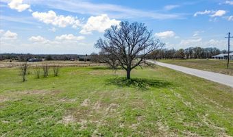 160 Rolling Hills Blvd, Alvord, TX 76225