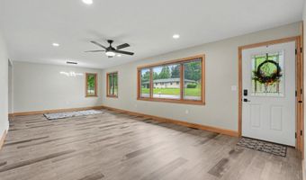 2416 Maplewood Dr, Asbury, IA 52002