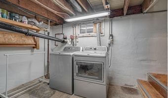 907 W PERSHING Blvd, Cheyenne, WY 82001