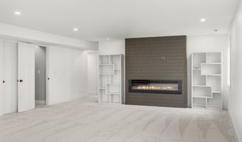 604 Meadow Rd, Adel, IA 50003
