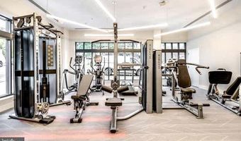 989 S BUCHANAN St 411, Arlington, VA 22204