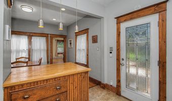 218 E 7th St, Ames, IA 50010