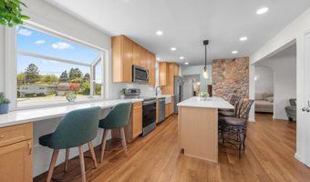 3146 CLUB Dr, Allentown, PA 18103