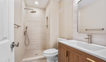 7602 WESTLAKE Ter 19, Bethesda, MD 20817