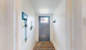 5 Crawford Dr, Bath, ME 04530
