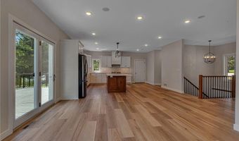3007 W Lake Jessie Dr SE, Alexandria, MN 56308
