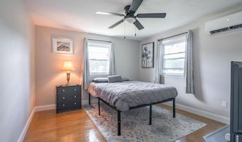 18 Dream Lake Dr, Amherst, NH 03031