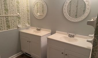 1710 Pineknoll Ln, Albany, GA 31707