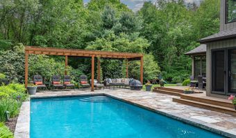 51 Long Meadow Rd, Bethlehem, CT 06751