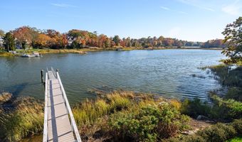 12 Runkenhage Rd, Darien, CT 06820