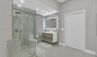 18011 Biscayne Blvd PH04, Aventura, FL 33160