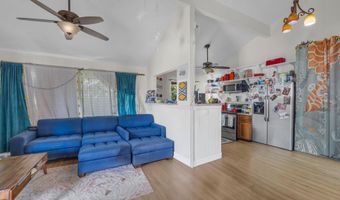 15 KULANIHAKOI St 15E, Kihei, HI 96753
