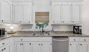 618 Colonial Ave, Albertville, AL 35950
