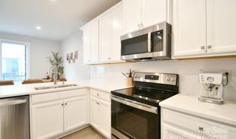 453 Spearfield Ln, Charlotte, NC 28205