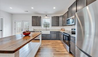 9900 Stonewall Rd, Appomattox, VA 24522
