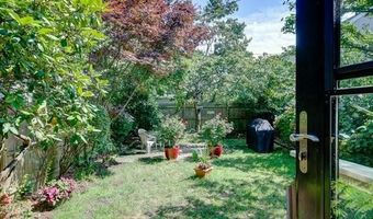 616 Thames St 1, Newport, RI 02840