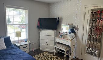 829 Rosemary Ave, Aurora, MO 65605