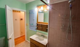 645 Elfgen St, Alton, IL 62002