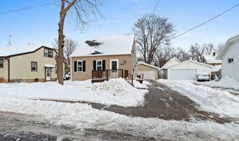 1604 N CLARK St, Appleton, WI 54911