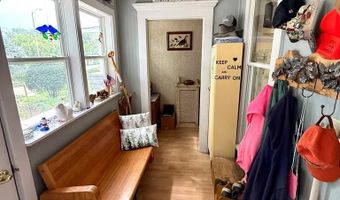 619 Q St, Aurora, NE 68818