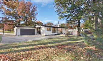 827 Woodruff Dr, Ballwin, MO 63011