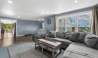 1858 5TH St, Astoria, OR 97103