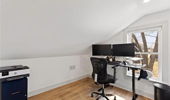 102 Lincoln Ave, East Providence, RI 02915