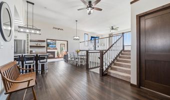 814 Curt Felt Dr, Alexandria, MN 56308