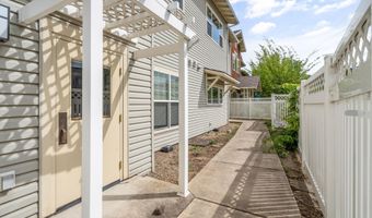 905 Skylark Pl, Ashland, OR 97520