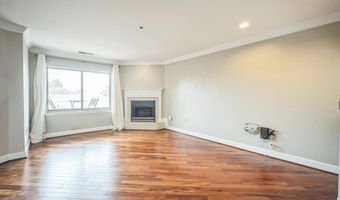 1050 N STUART St 411, Arlington, VA 22201