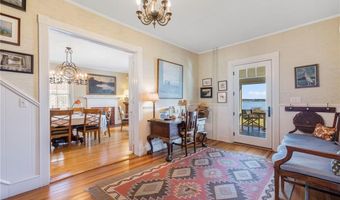 41 Walcott Ave, Jamestown, RI 02835