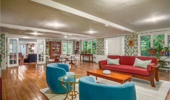 2 Cherry Ln, Bristol, RI 02809