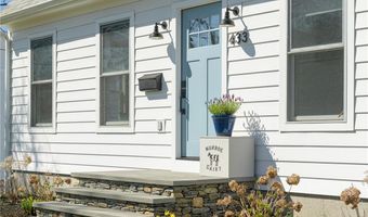 433 Wolcott Ave, Middletown, RI 02842