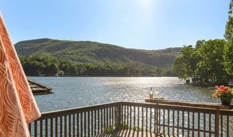 905 Cold Mountain Rd, Lake Toxaway, NC 28747