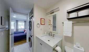 364 Bellevue Ave 5A, Newport, RI 02840