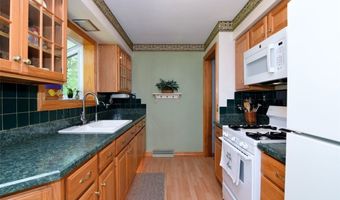 594 Terra Ln, Amherst, OH 44001